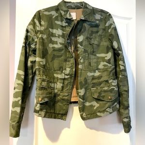 Gap camouflage lightweight jacket